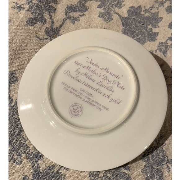 Vintage 1997 Avon Tender Moments Mother’s Day Plate - Picture 3 of 3